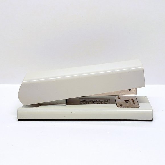 Vintage Swingline Stapler Small Light Gray 5" Made in USA - Picture 1 of 10
